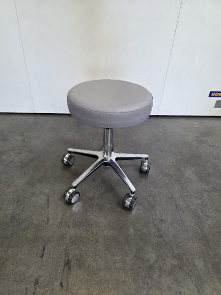 Gharieni Kruk met ronde zitting H96